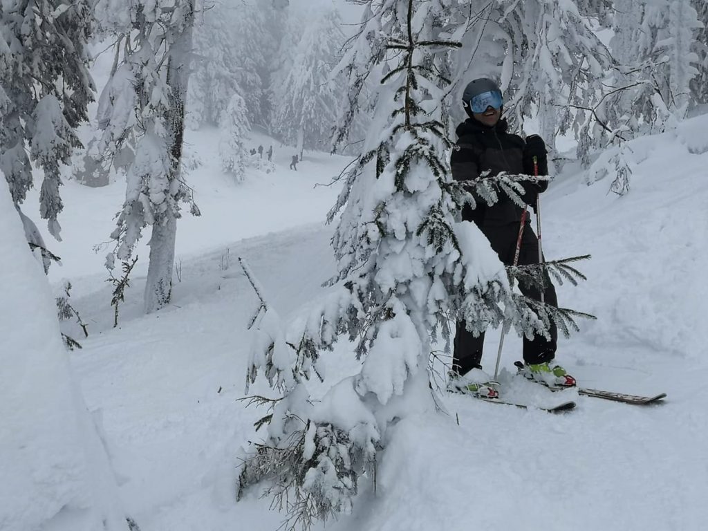 Scoala de ski Poiana Brasov ofera lectii de ski individuale si de grup